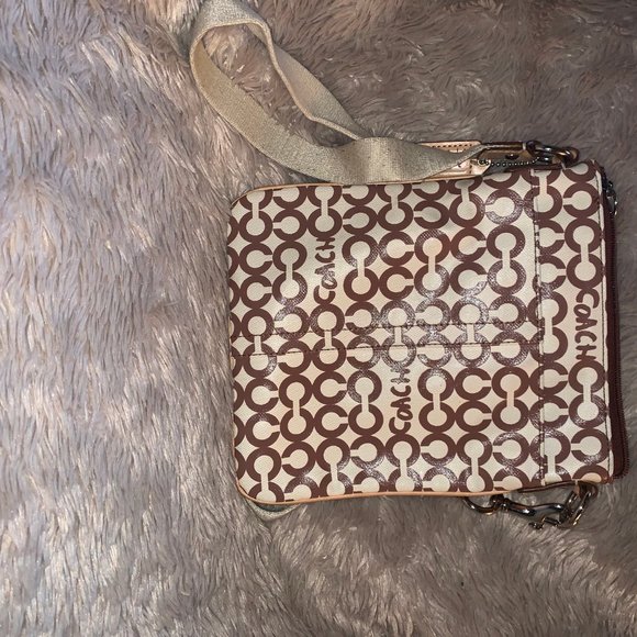 Coach Leah Op Art Swingpack Crossbody - Picture 3 of 4